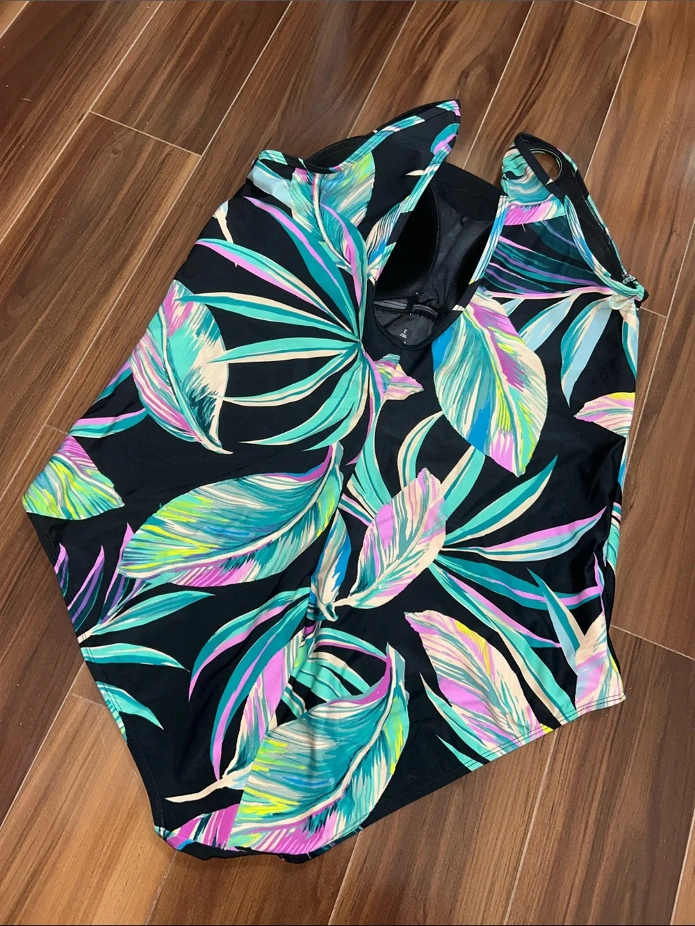 Size 3 / 3X Torrid one piece swimsuit swim tropical